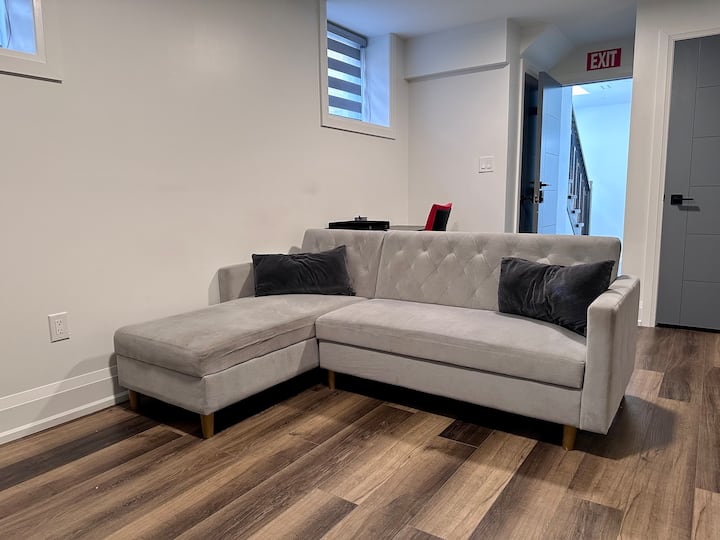 Modern 2br+den Suite W/private Entrance|closeto Dt - Toronto