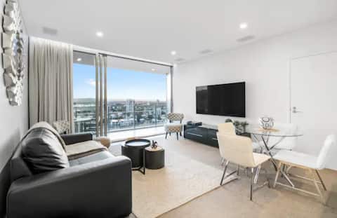Top Airbnb: The “Perfect Escape” you deserve. in Surfers Paradise