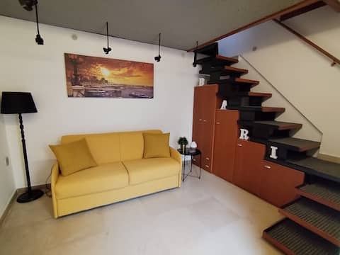 Top Airbnb: The flower building in the historic center of Bari a Bari