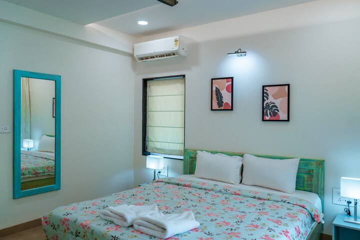 Bedroom 1 image 2