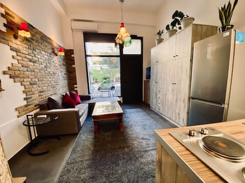 Top performing Airbnb: Sophia Loft | Luxury Stay with Parking in Δήμος Νέας Σμύρνης