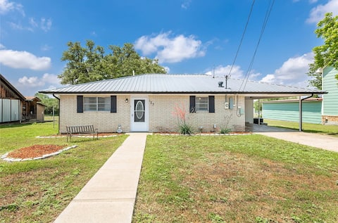 Simple/charming Lakehouse