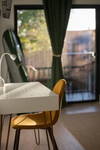 Huge Roofdeck!Easy PATH access to NYC 3BR+3BA Home gallery image 5