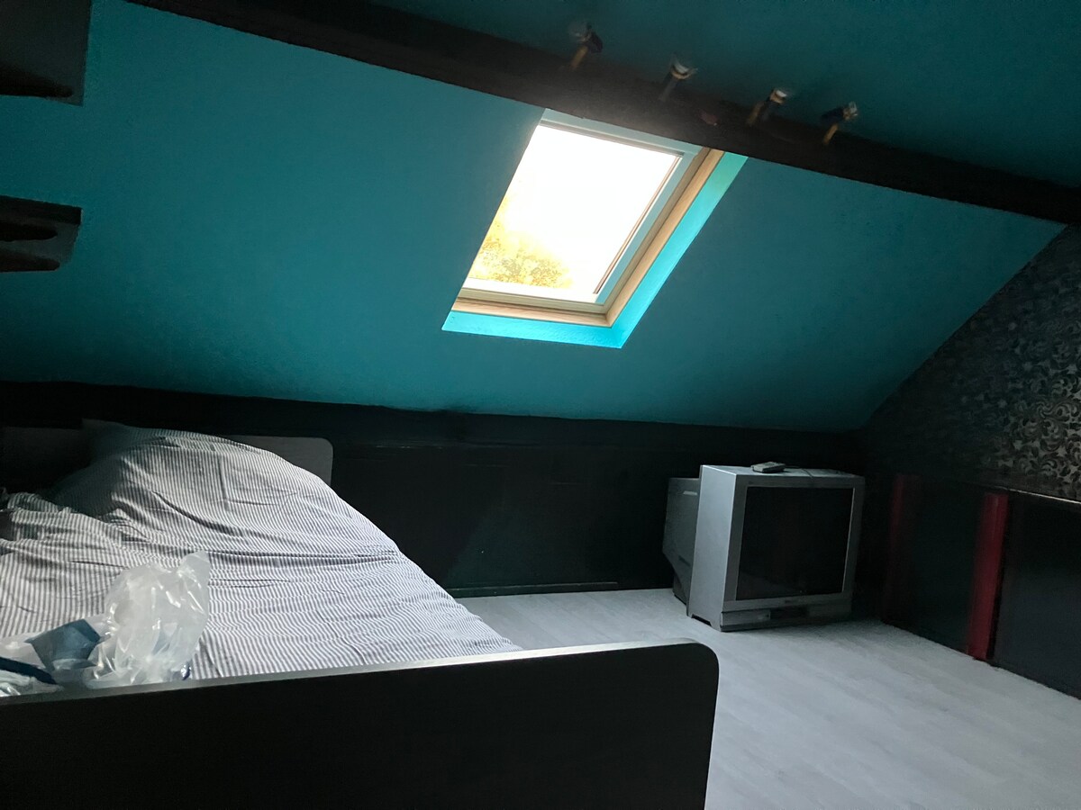 Los dormitorios 3 y 4 se encuentran en el ático y están conectados entre sí.