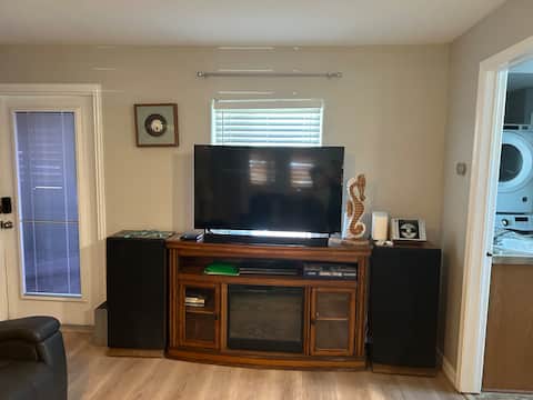 Successful Airbnb property: Private resort - 1/2 mile to beach in Jamaica Beach