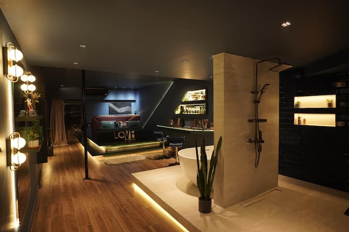 Luie’s Home Couple’s Studio