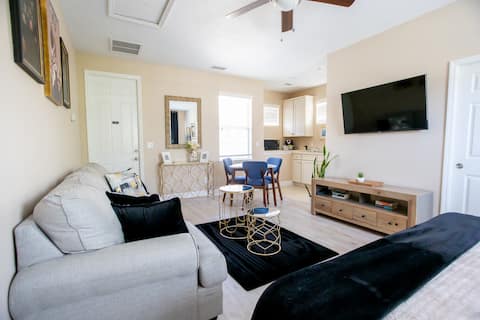 Top Airbnb: Perfect for 2 with Kitchenette | King Bed | WGV in World Golf Village