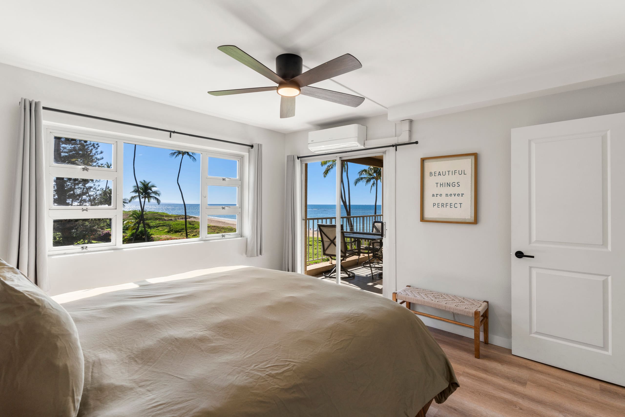 Stylish Oceanfront Remodel 2/2 - Image 13