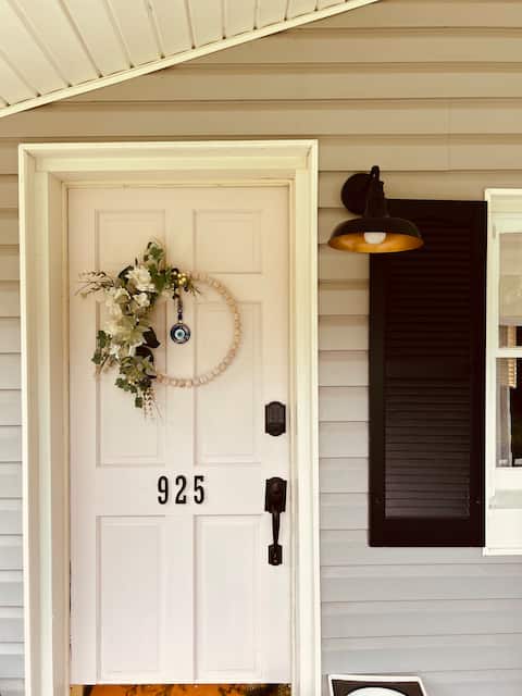 Little Cottage House 3BD 1BA~Dog Friendly