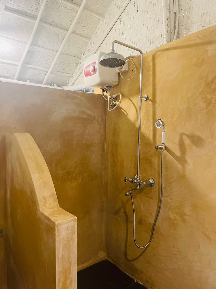 Full bathroom 3 image 1