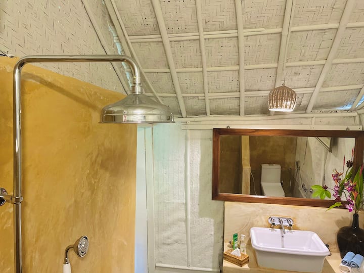 Full bathroom 4 image 1