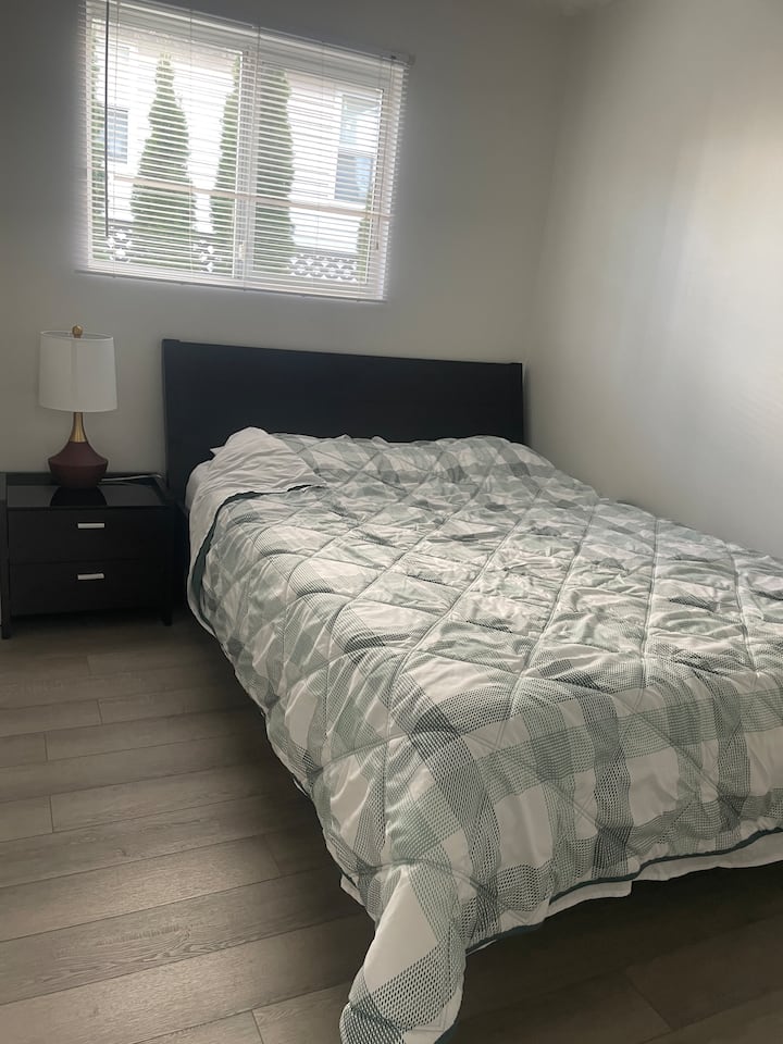 Cozy Suit One Bedroom Full Kitchen - Coquitlam