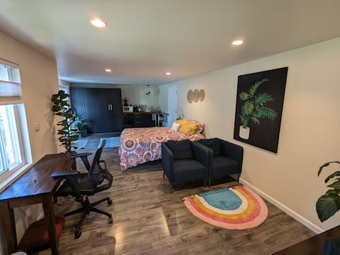 Charming studio/in-law unit, 4blks to BART & shops