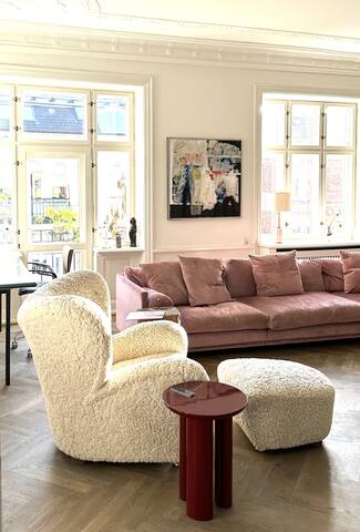 Eksklusiv bolig nær centrum med egen tagterrasse gallery image 2