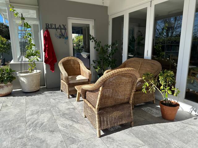 Deluxe home w/ soccer field in Upper Claremnt gallery image 4