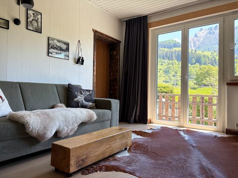 Chalet style apartment with mountain view!
