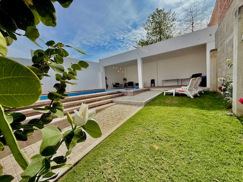 MA3 House with pool in Lomas de Comanjilla
