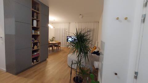 Successful Airbnb property: Light/gardens/calm/near metro station in Montreuil
