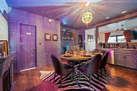 Speakeasy Hot Tub Escape | PetFriendly | Hudson NY