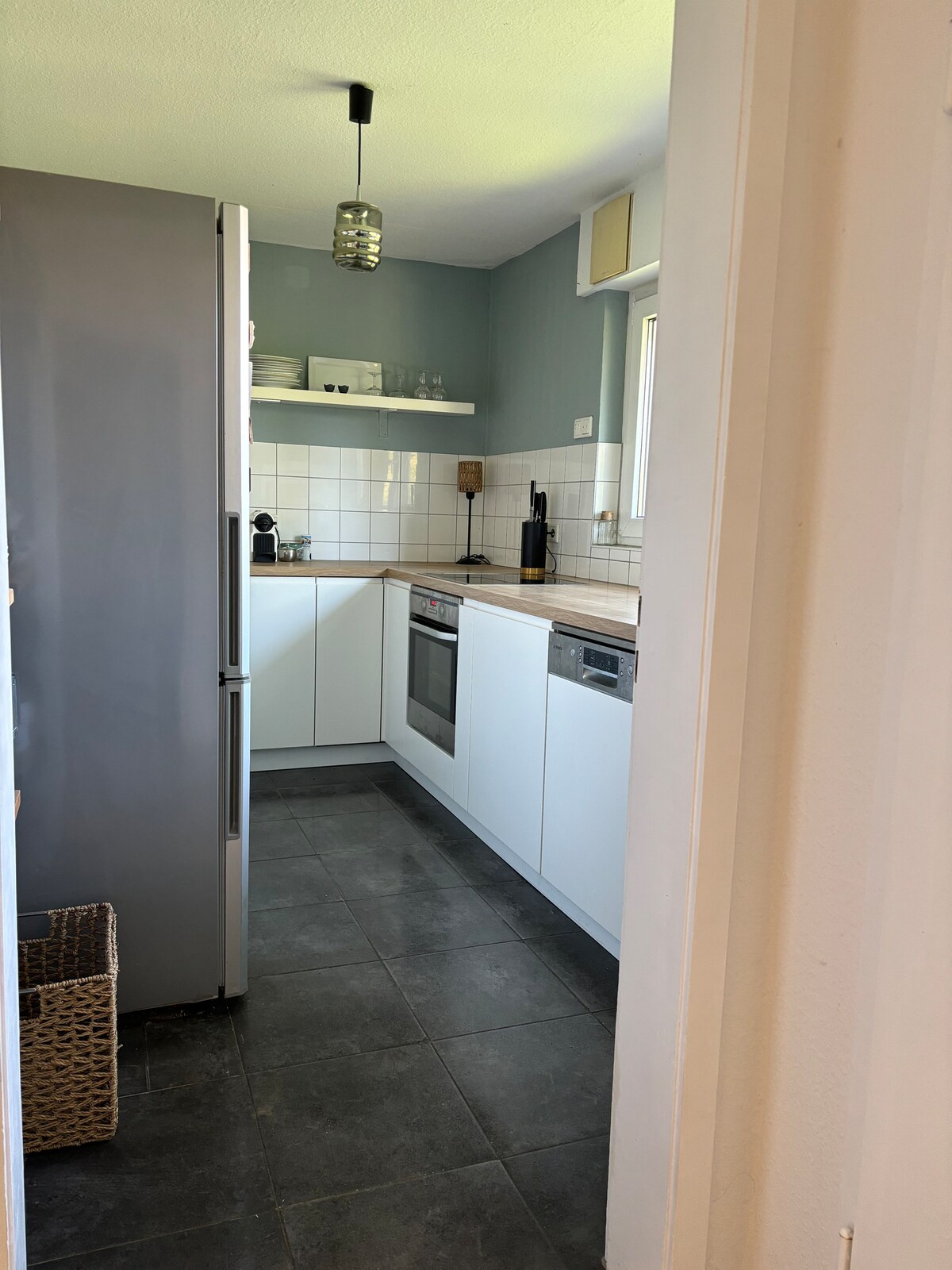 Charming and quiet 3-room apartment with an area of ​​94 sq.m. with balcony
