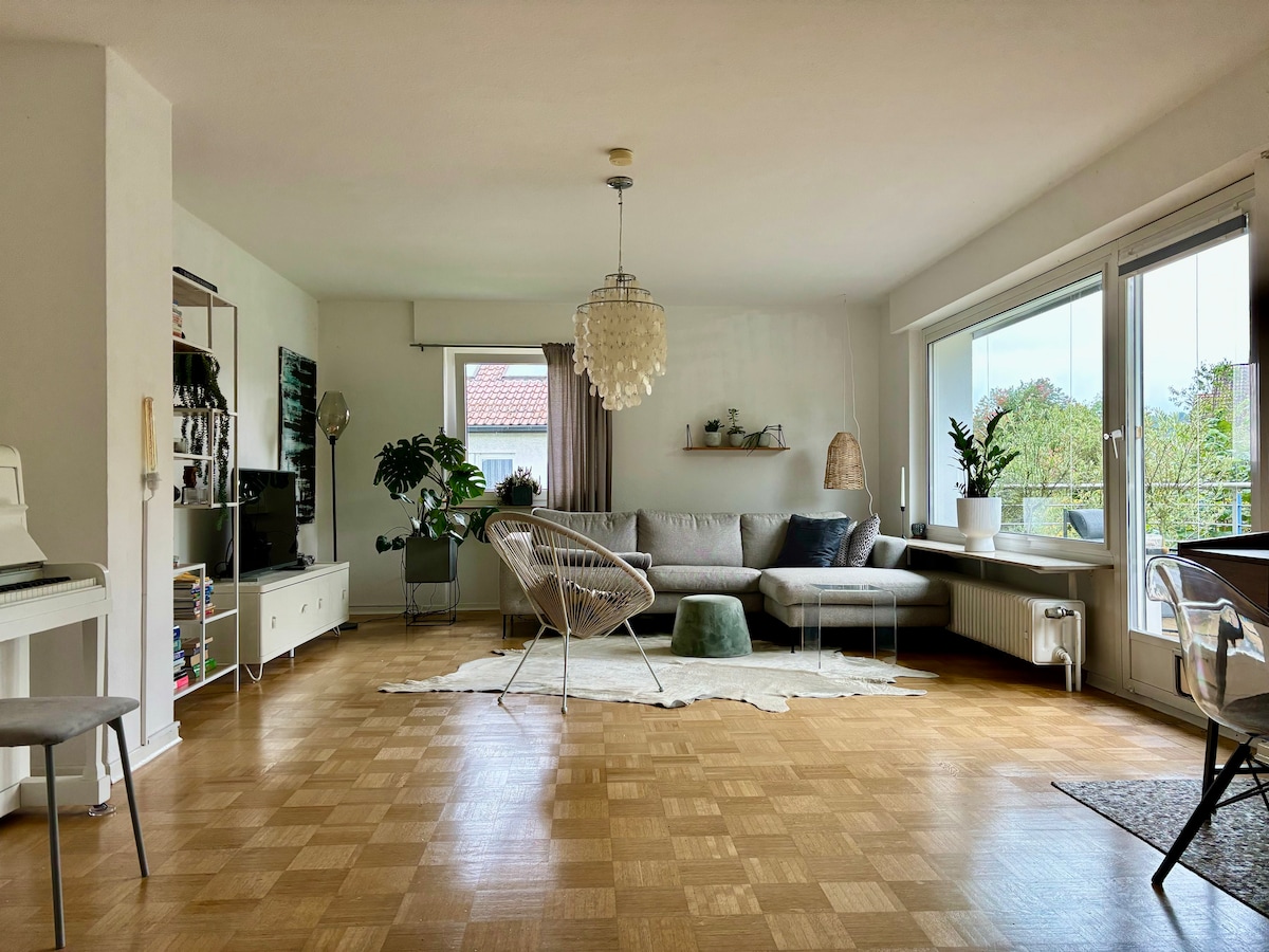 Charming and quiet 3-room apartment with an area of ​​94 sq.m. with balcony