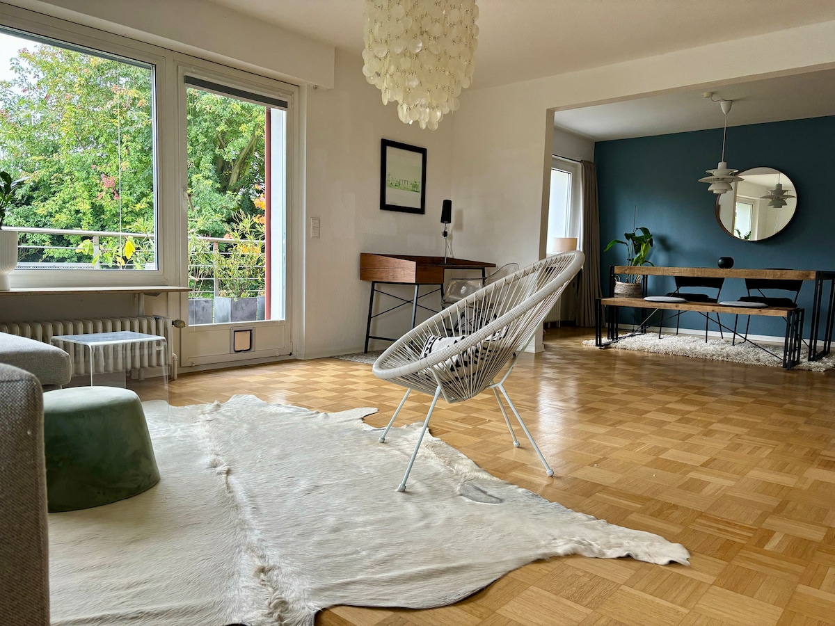 Charming and quiet 3-room apartment with an area of ​​94 sq.m. with balcony