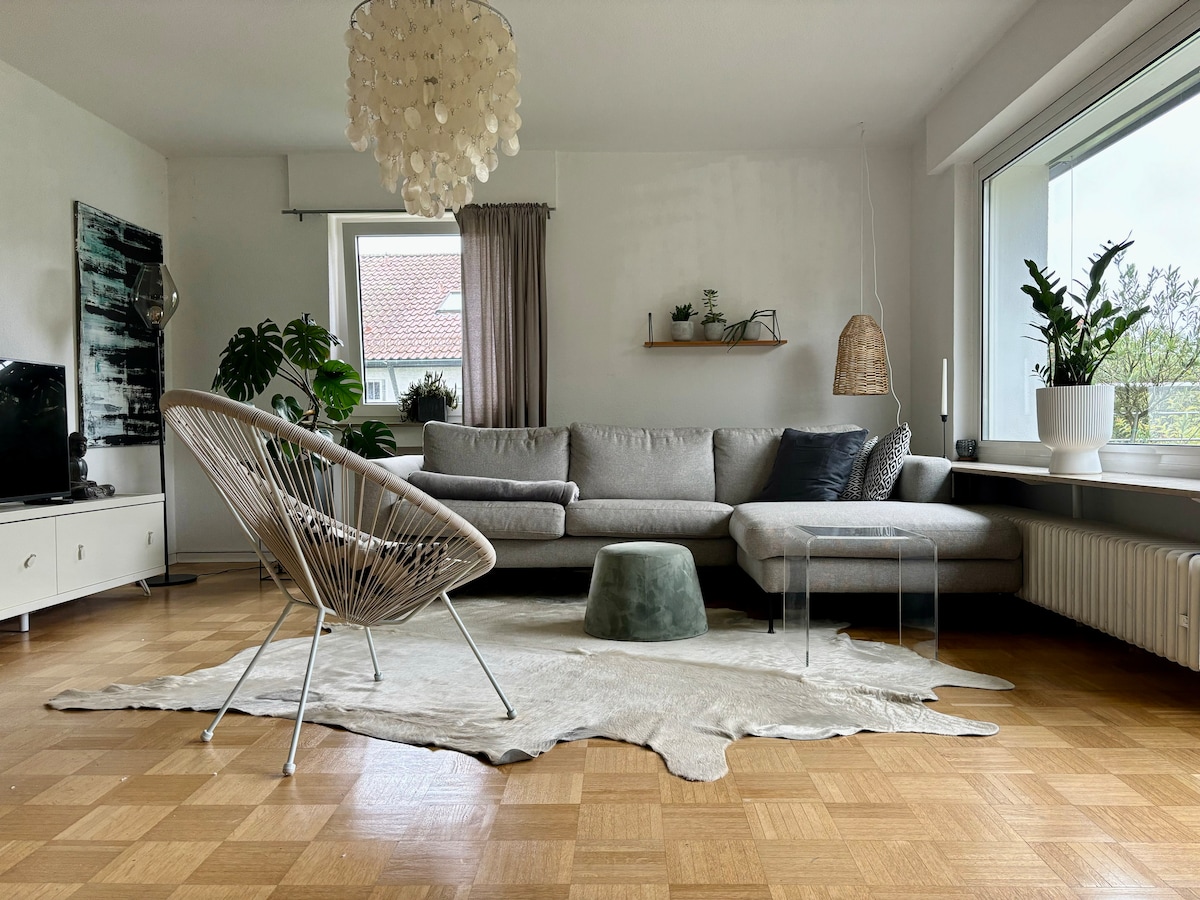 Charming and quiet 3-room apartment with an area of ​​94 sq.m. with balcony