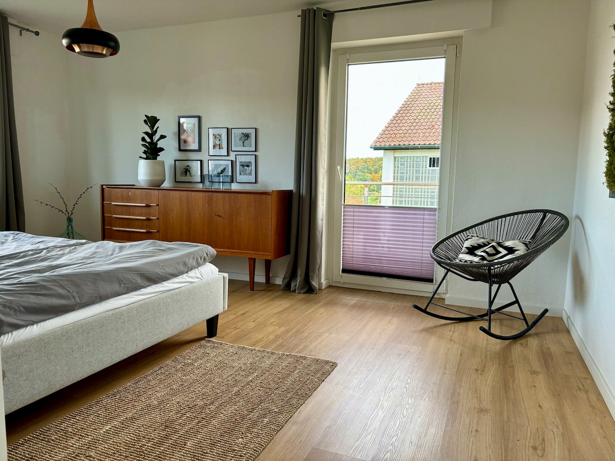 Charming and quiet 3-room apartment with an area of ​​94 sq.m. with balcony