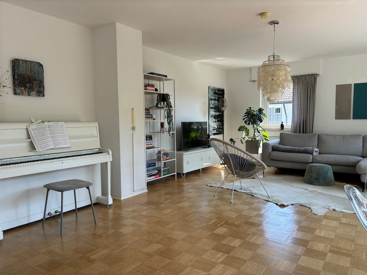Charming and quiet 3-room apartment with an area of ​​94 sq.m. with balcony