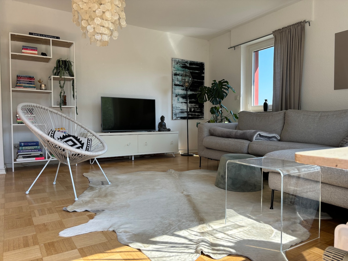 Charming and quiet 3-room apartment with an area of ​​94 sq.m. with balcony