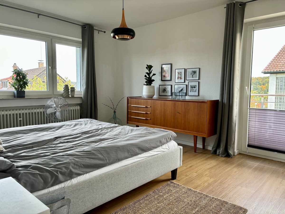 Charming and quiet 3-room apartment with an area of ​​94 sq.m. with balcony