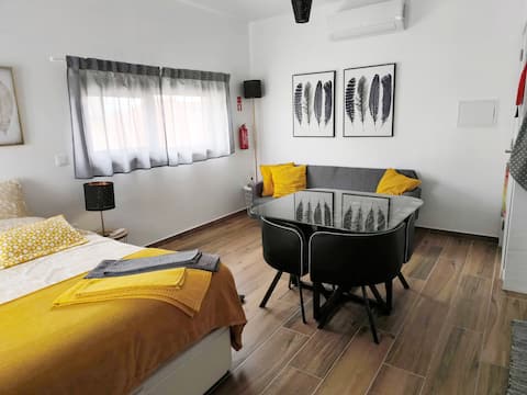 Top Airbnb: T0 - São Martinho do Porto - Chalet by the Sea em São Martinho Do Porto