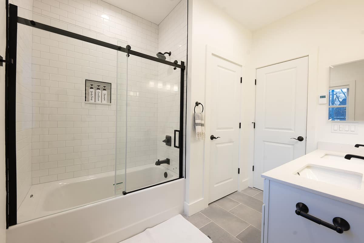 Hot Tub | Sauna | Movie Room — 8 min to Killington Mtn photo 15
