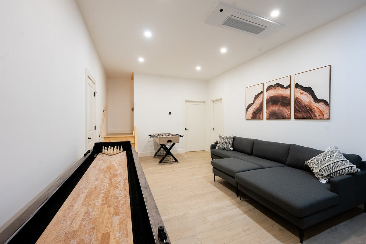 Hot Tub | Sauna | Movie Room — 8 min to Killington Mtn photo 4