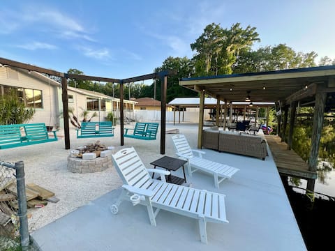 Close to springs, waterfront