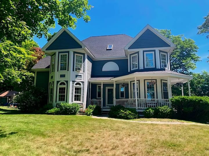 Maine Luxury Home On the Sea