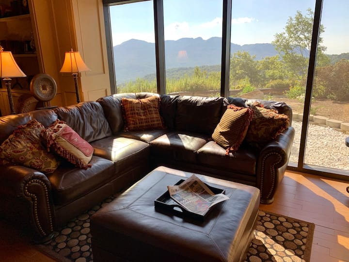 3527 Sugartop Mountain Getaway-views, Pool, Ski! - Sugar Mountain, NC