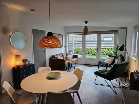 Successful Airbnb property: Almost full! Bungalow with private garden by beach & forest in Wijk 12 Westkapelle