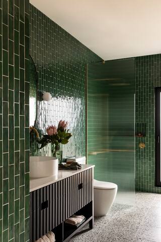 Port Farm ~ Luxury Off-Grid Stay with Ocean Views gallery image 4