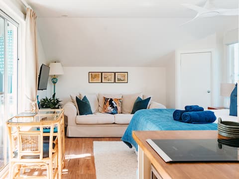 Top Airbnb: Wyobie Treehouse, Walk to KV, Seasonal Pool & Fire in Kangaroo Valley