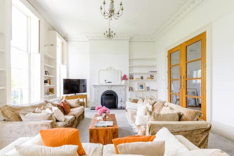 Top Airbnb: The Georgian Terrace with a view in Princes Park