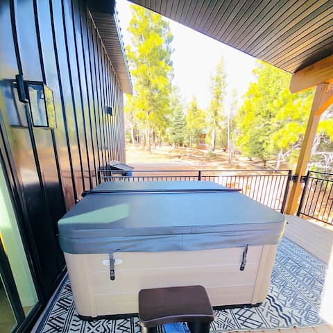 Hot Tub-Covered Deck-New Build-Firepit-Game Room