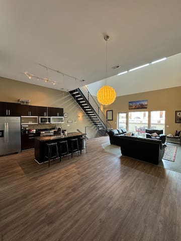 Westloop Loft With 2 Private Balconies