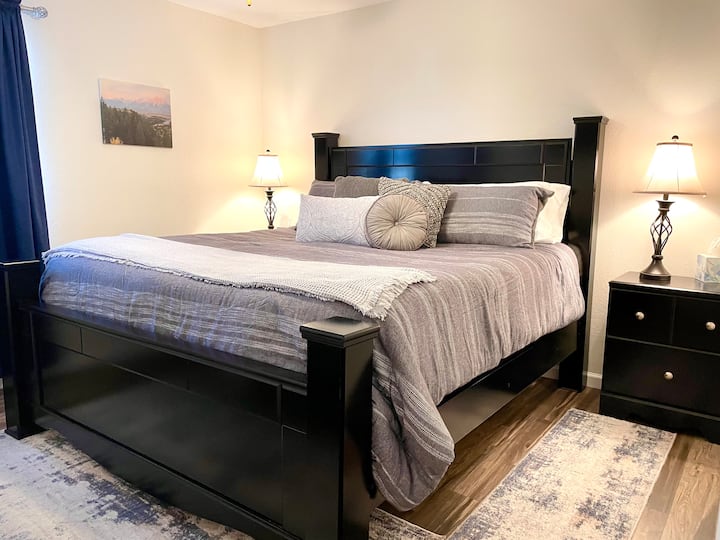 King Bed + Fire Pit | Near Magnolia & Baylor - ウェーコ, TX