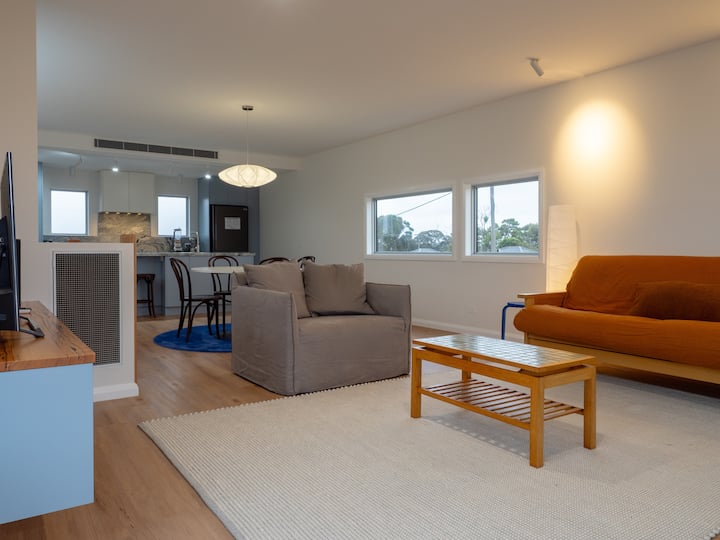 Beachside Coastal Getaway - Portland