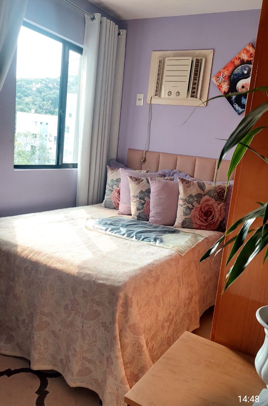 Habitación muy cómoda, con baño privado, edificio seguro con cámaras.
 Se encuentra a pocos metros de Vila Germânica, después del Caféhaus. 
Lugar residencial,  tranquilo y seguro, cerca de excelentes cafeterías, parques, bares y restaurantes. 