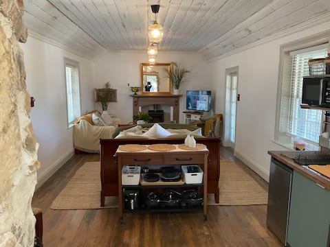 Top Airbnb: Stone Cottage-Alpacas &Highland Cows @ Cherry Tree in Snowy Monaro Regional Council