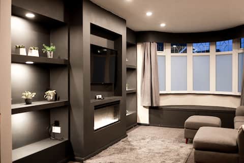 Whole house | 3 bed | Free Parking |Trades welcome