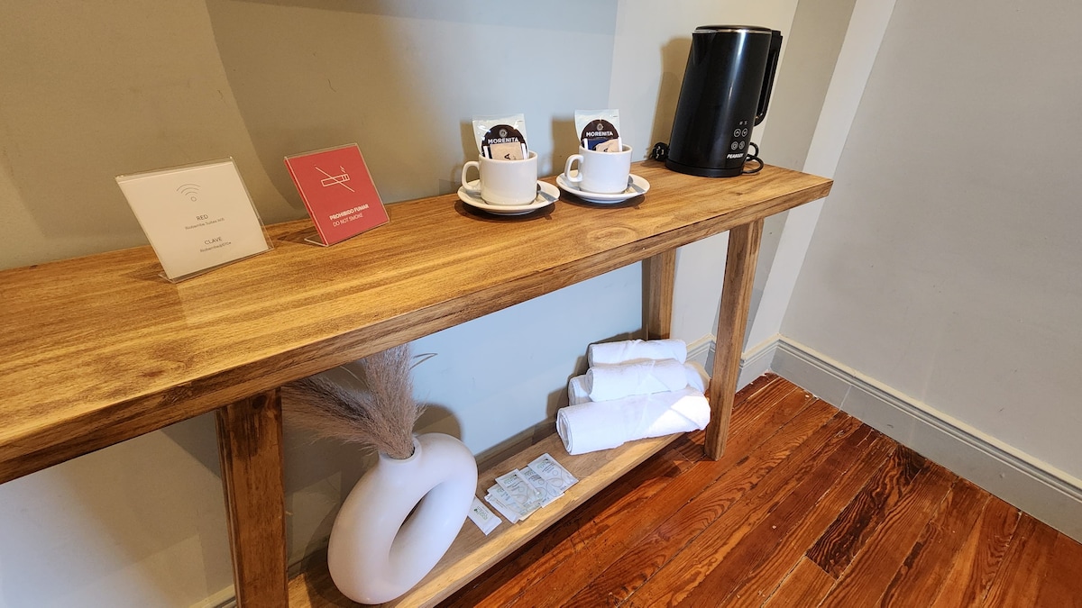 Loft con vigas a la vista y 2 baños