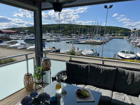 Seafront apartment on jetty in Son